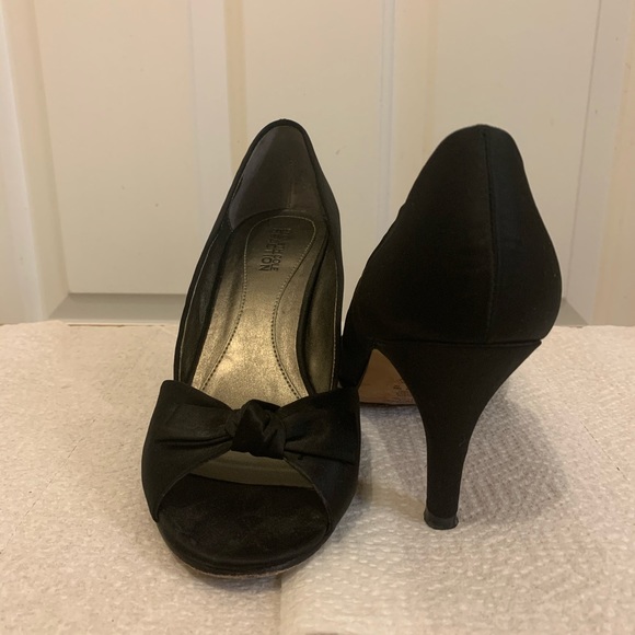Kenneth Cole Reaction peep-toe heels - Picture 5 of 8